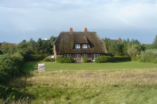 Haus (Blick vom Meer)